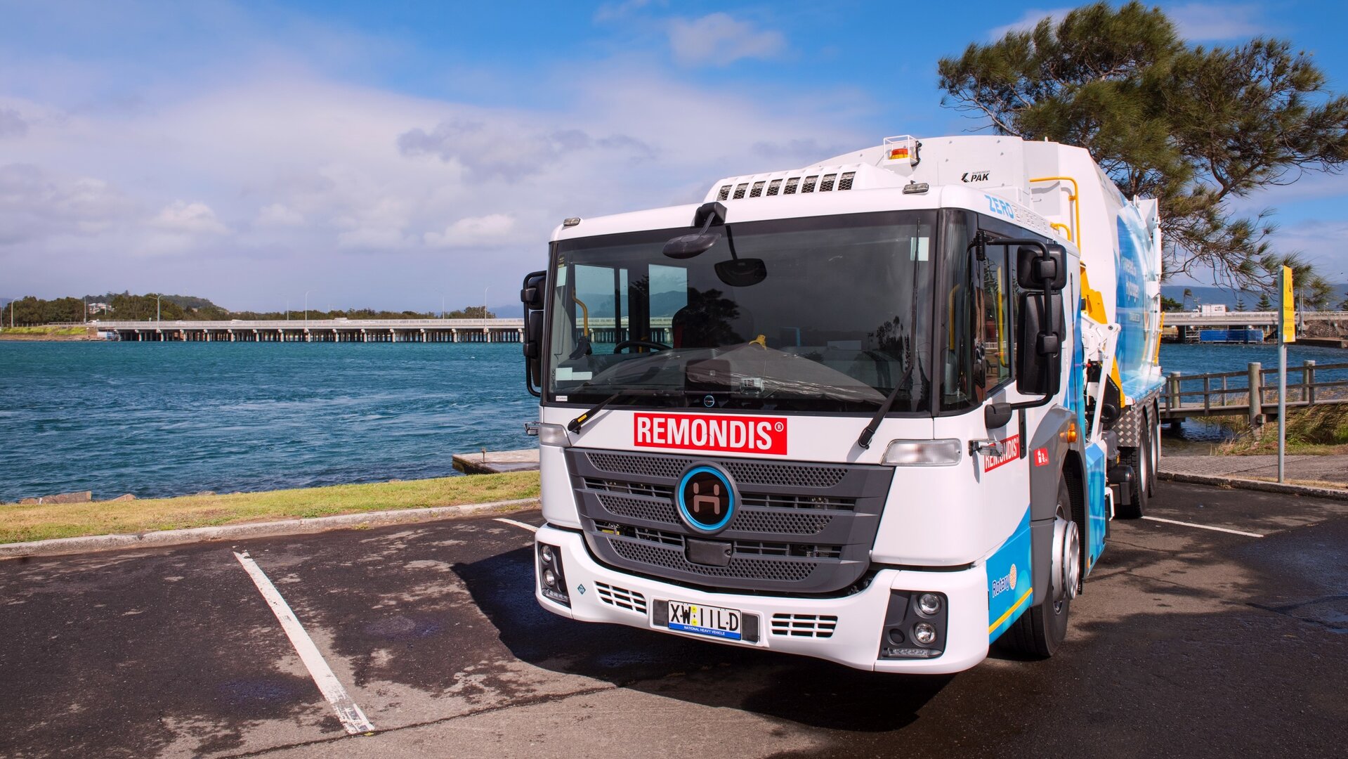 REMONDIS hydrogen fueled waste collection truck